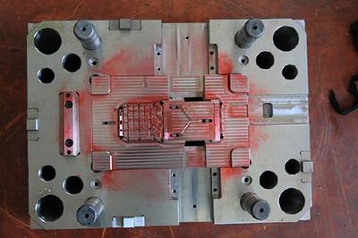 精密塑料模具-連總的圖片