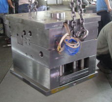 塑膠模具 汽車生產(chǎn)供應(yīng)鏈中的精密基石